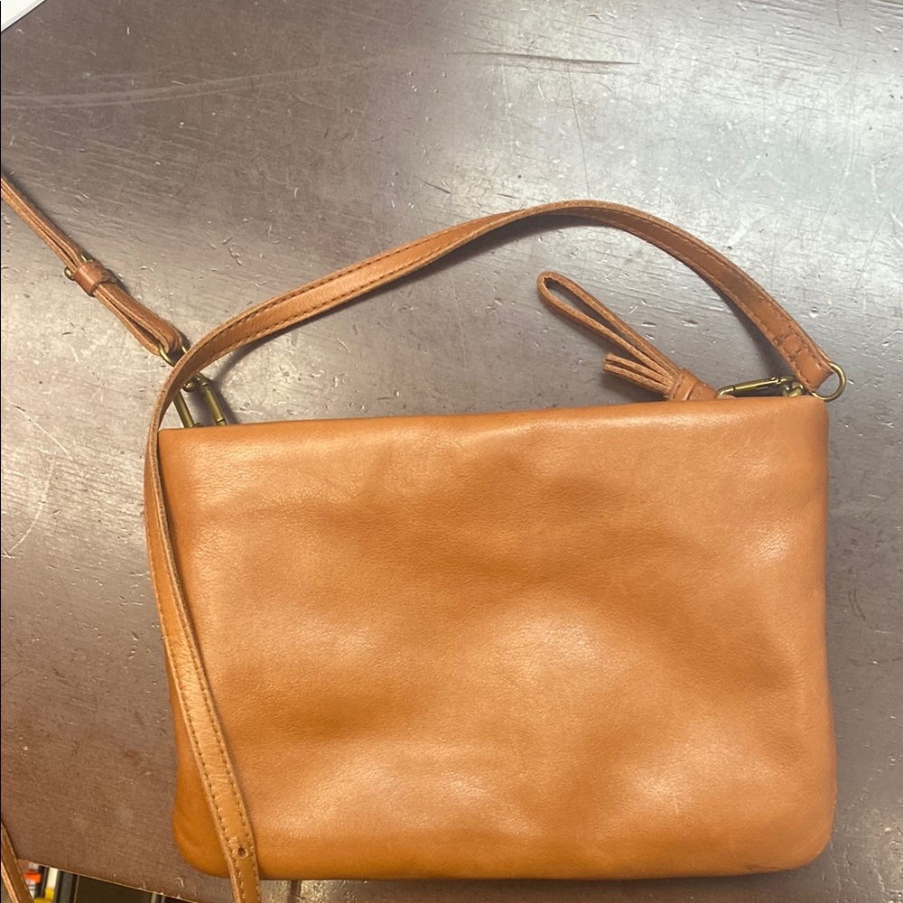Elegant Tan Leather Crossbody Bag